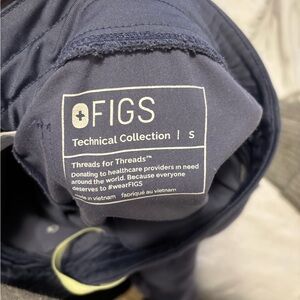 Women’s FIGS Scrub Set- Navy